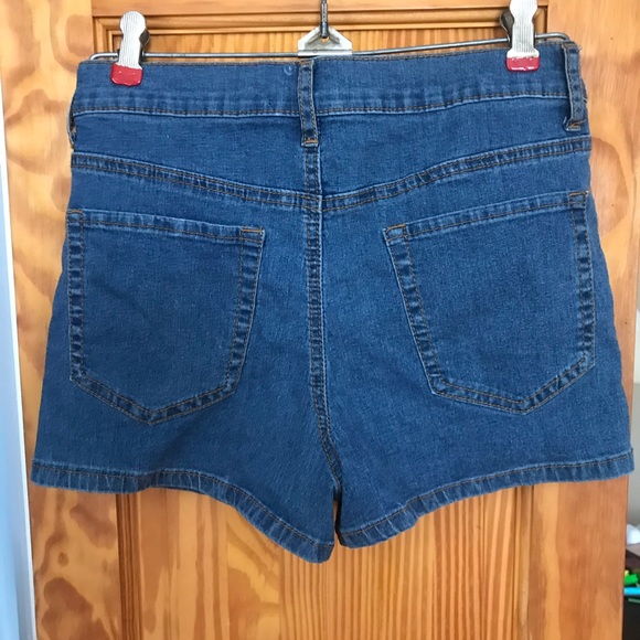 High Rise Shorts - Picture 3 of 3